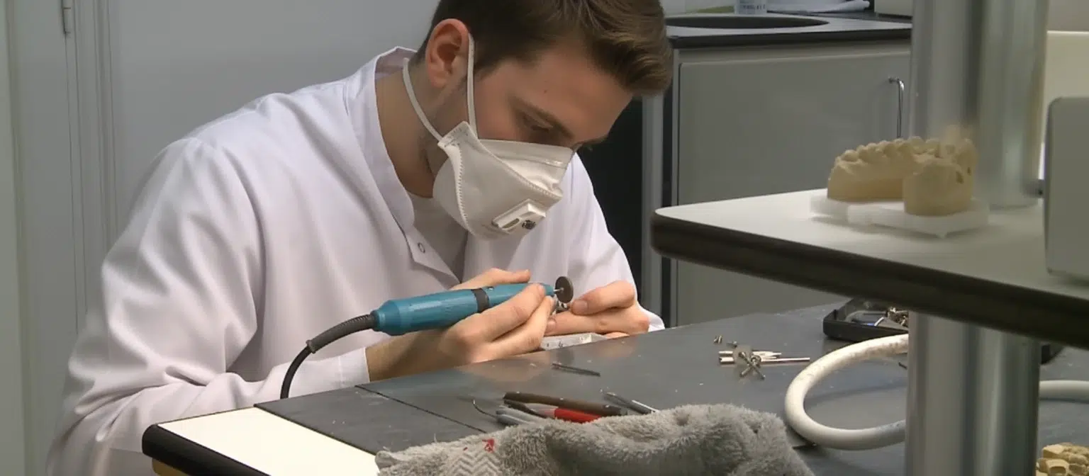 Formation de prothésiste dentaire par Greta