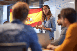 Apprendre l’espagnol professionnel est devenu un atout stratégique pour les entreprises françaises